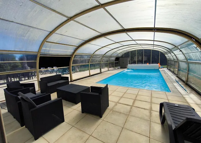 Villa With Covered And Heated Swimming Pool