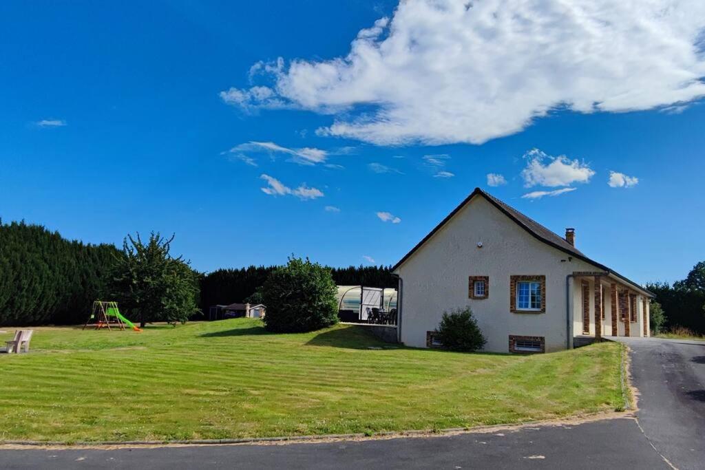 Hébergement de vacances With Covered And Heated Swimming Pool Thiberville